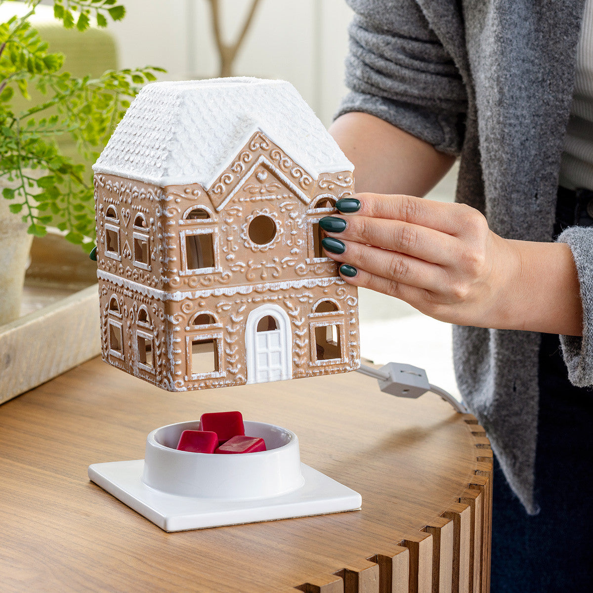 Gingerbread House Canopy Fragrance Warmer